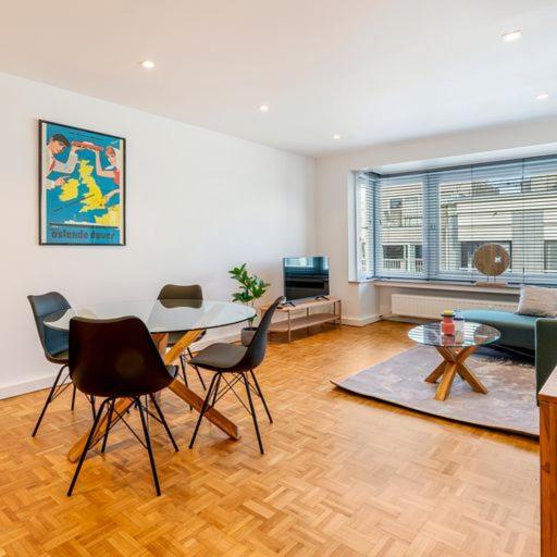 Fantastically Located Modern Apartment With Garage Available Oostende Eksteriør bilde